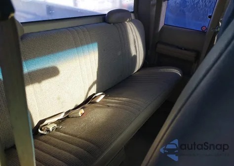 1998 Chevrolet C/K 1500 Silverado Fleetside z USA, uszkodzony, nr VIN 1GCEK19M5WE201819